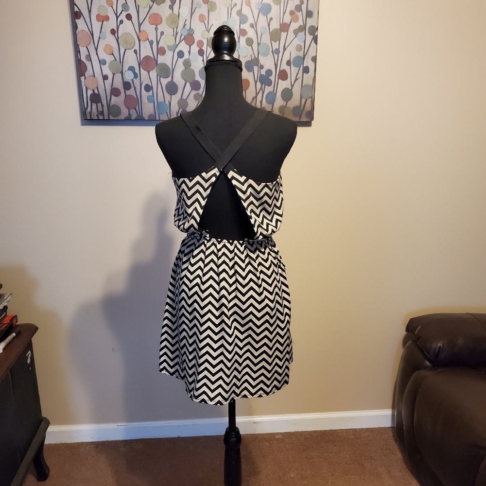 Windsor Zigzag Patterned Dress - image 2